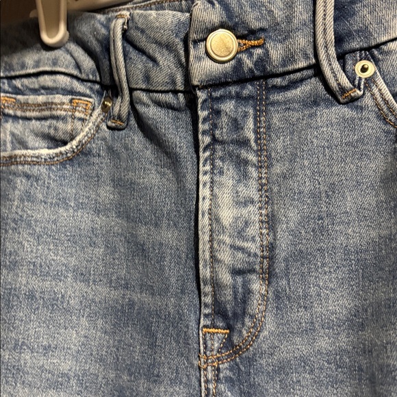 Good American Skinny
Distressed Jeans - Picture 3 of 7